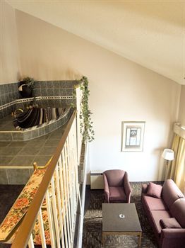 Crestwood Motel